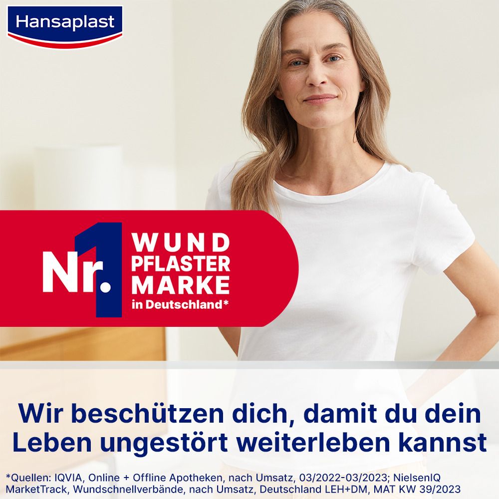 Donna con cerotto Hansaplast Sensitive XL, marca n°1 di cerotti in Germania, 100 anni di esperienza medica.