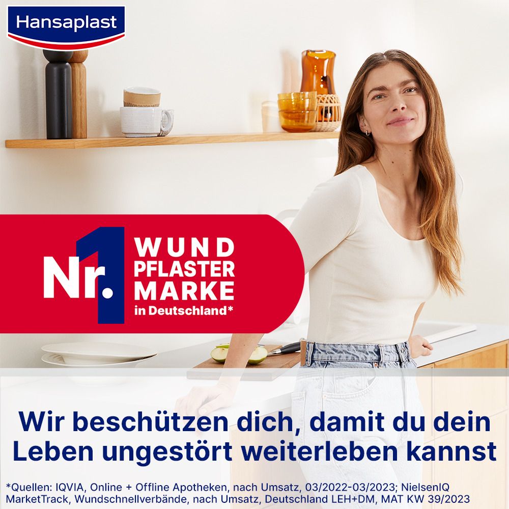 Bambino con cerotto Hansaplast. Hansaplast: 100 anni di esperienza medica. Marchio n. 1 di cerotti in Germania.