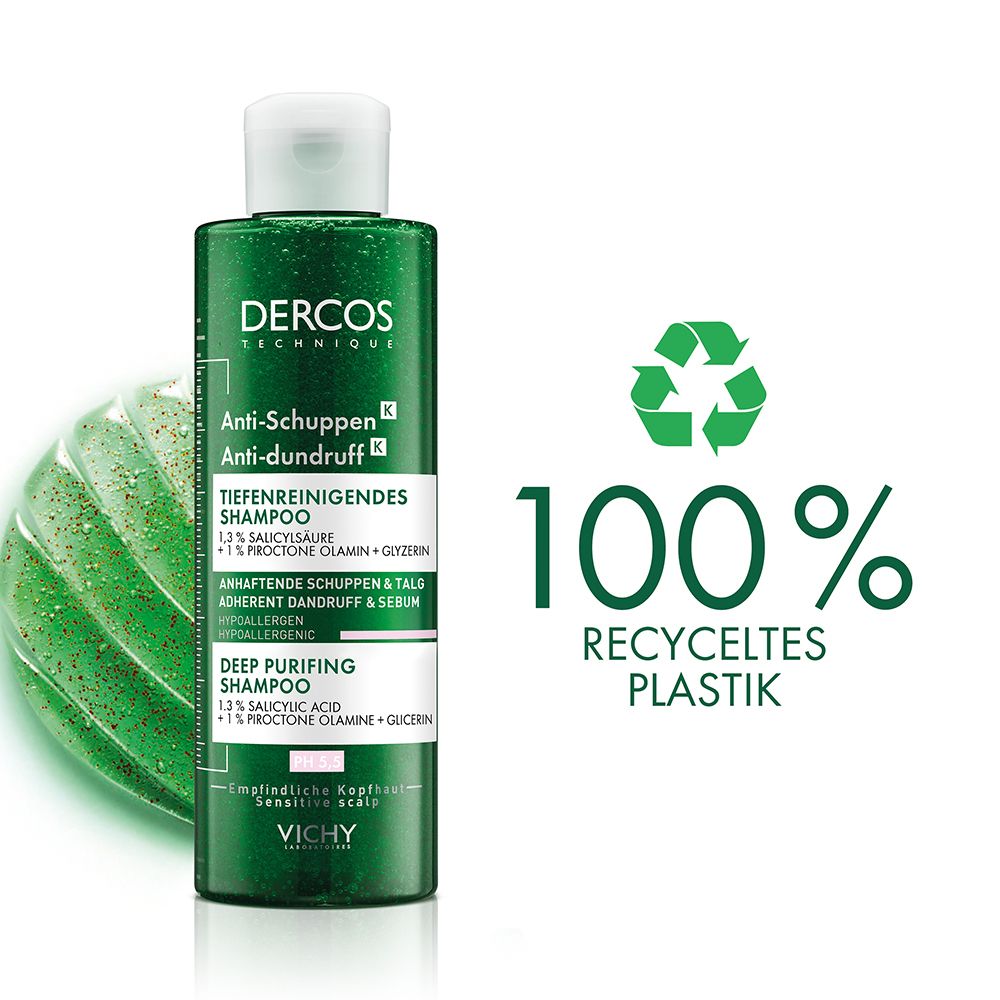 Flacone verde scuro Dercos Shampoo Purificante Profondo Antiforfora con tappo bianco. Testo sulla bottiglia: "100% Plastica Riciclata".