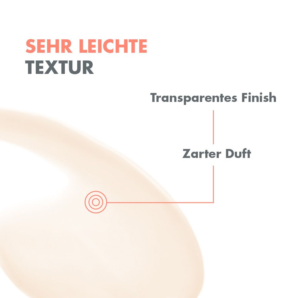 Primo piano di una texture crema. Finitura trasparente, profumo delicato. Testo: Texture molto leggera.