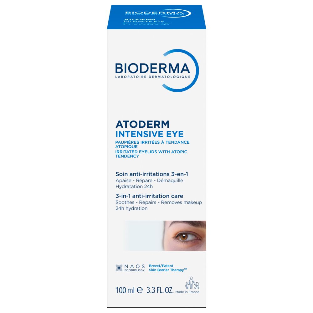 Goccia di crema bianca. Forma ovale. Superficie lucida. Su sfondo bianco.