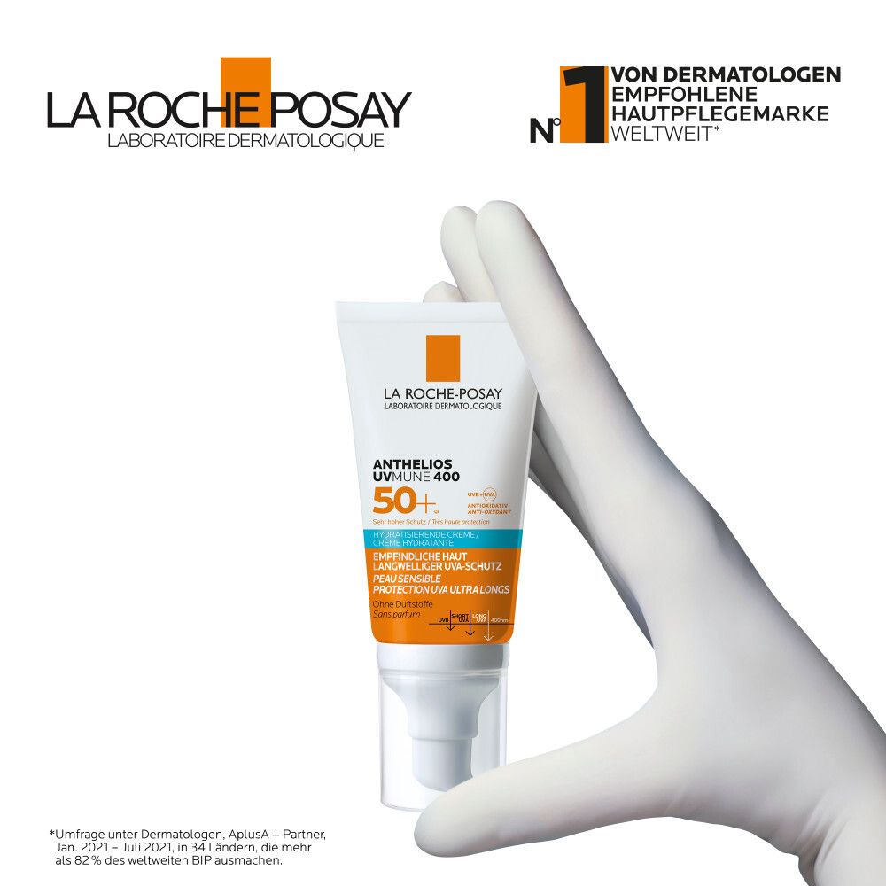 La Roche-Posay Anthelios UVMune 400 SPF 50+ in mano. Testo: Marchio di cura della pelle raccomandato dai dermatologi in tutto il mondo.