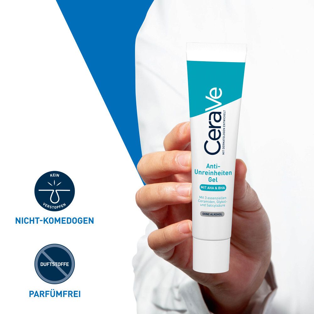 Mano che tiene CeraVe Gel Anti-Imperfezioni. Non comedogenico e senza profumo. Tubo blu e bianco.