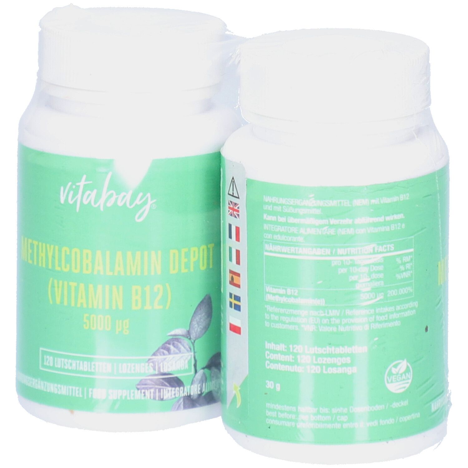 Due flaconi bianchi Vitabay B12 Depot 5000 mcg, confezionati in plastica. Etichetta verde con informazioni e logo.