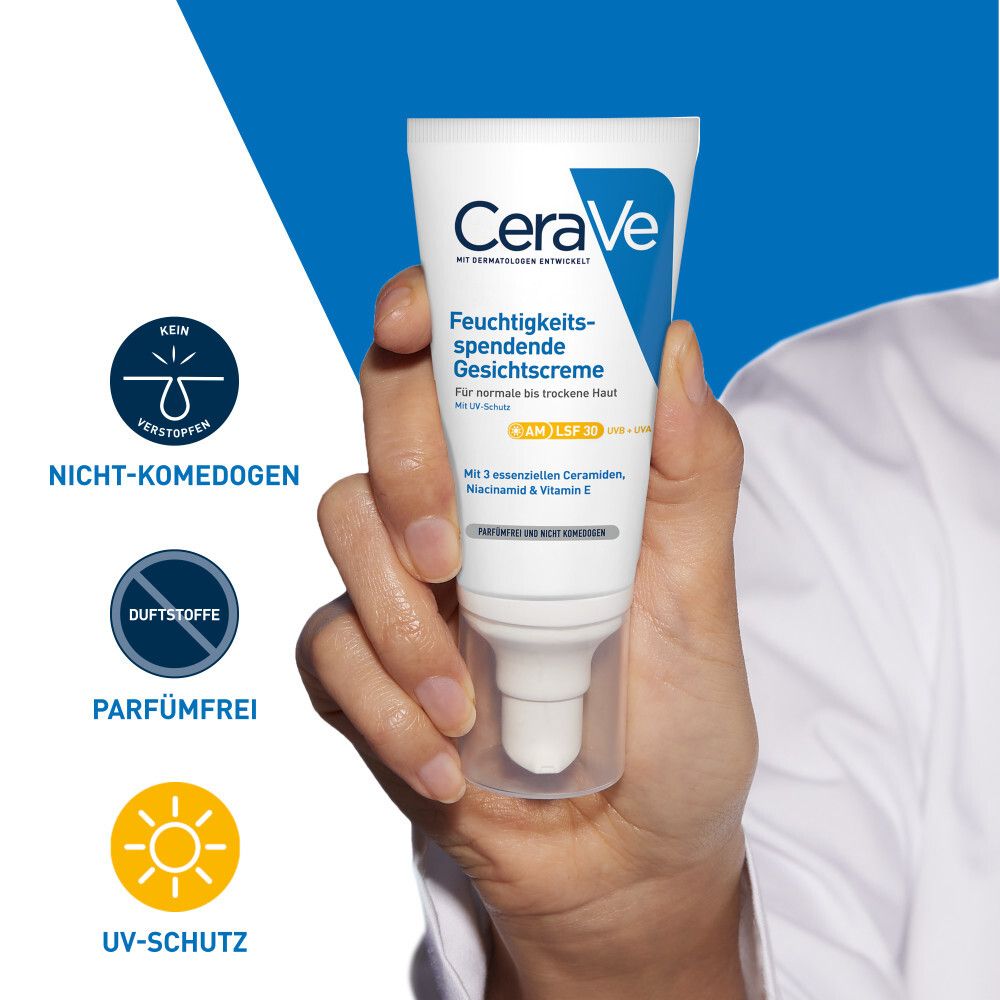 Persona che tiene in mano un tubo di crema viso CeraVe. Non comedogenico, senza profumo, protezione UV.