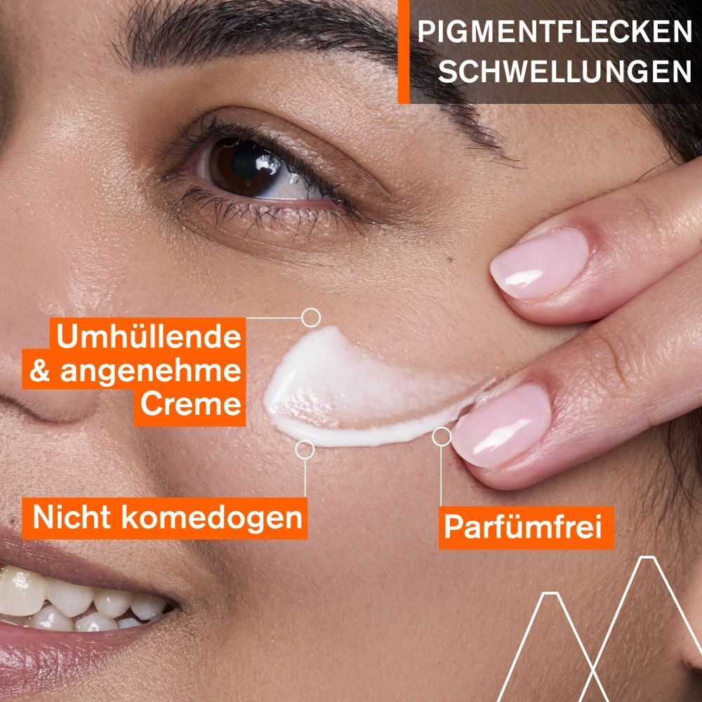 Viso con crema. Testo: Crema avvolgente, non comedogena, senza profumo. Contro macchie e gonfiori.