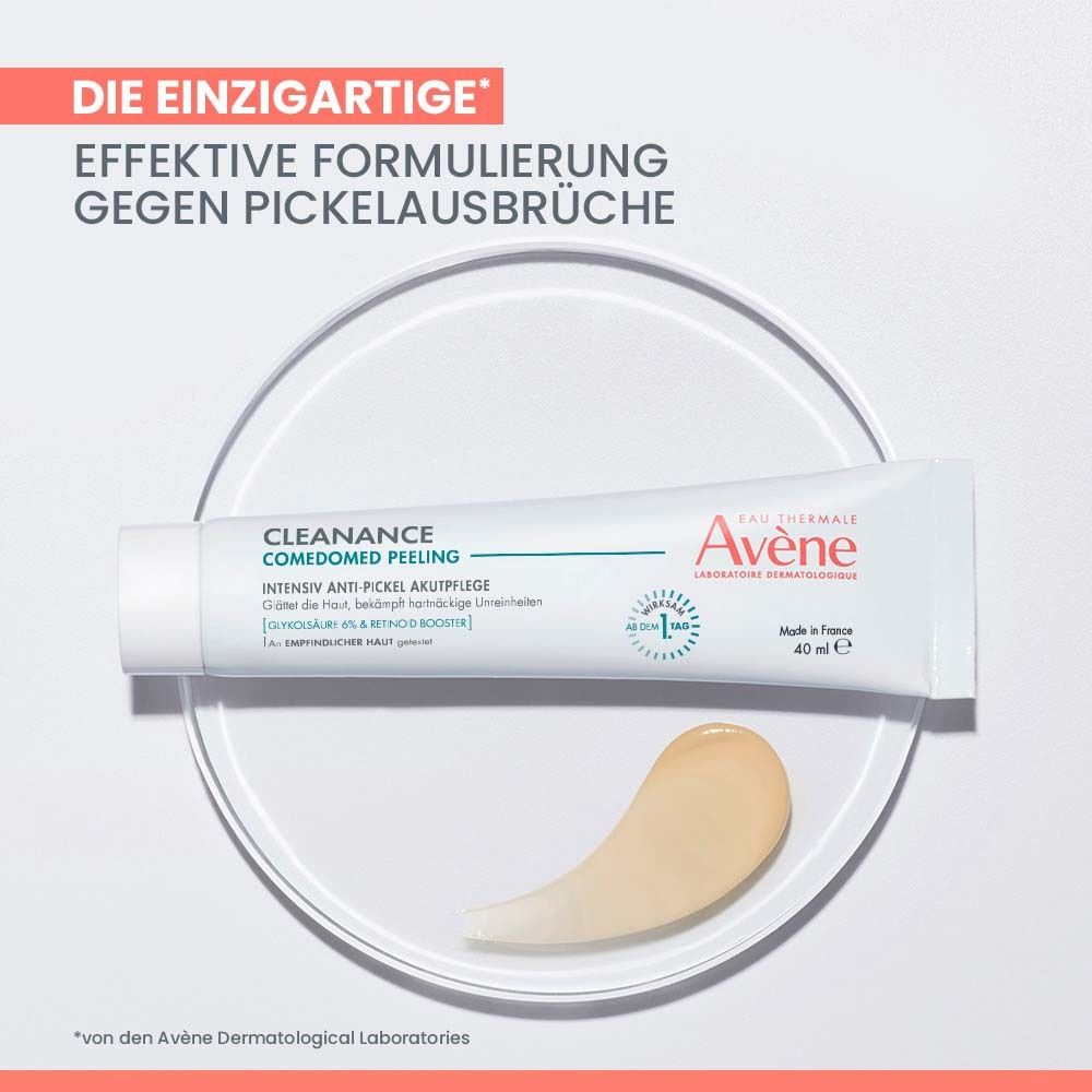 Tubo Avene Cleanance Comedomed Peeling da 40ml con un campione di crema gialla.