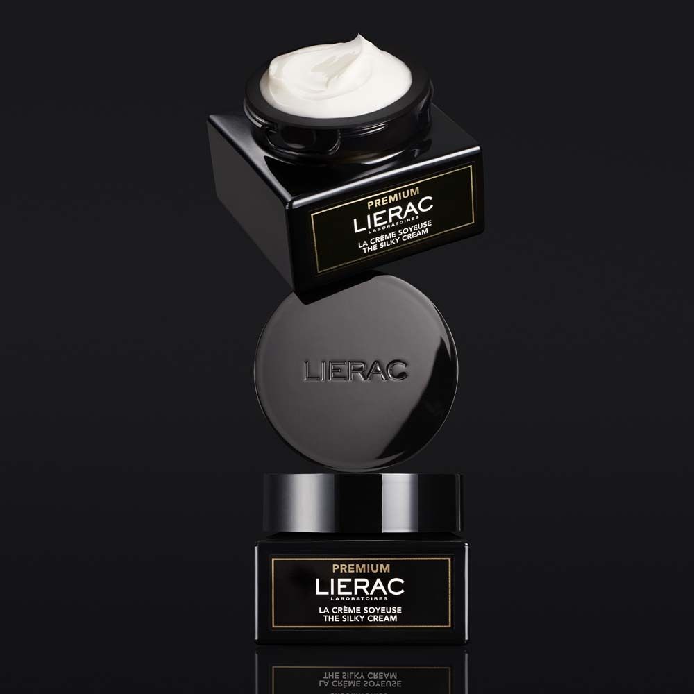 Tre vasi neri. Scritta: PREMIUM, LIERAC, LA CRÈME SOYEUSE, THE SILKY CREAM.