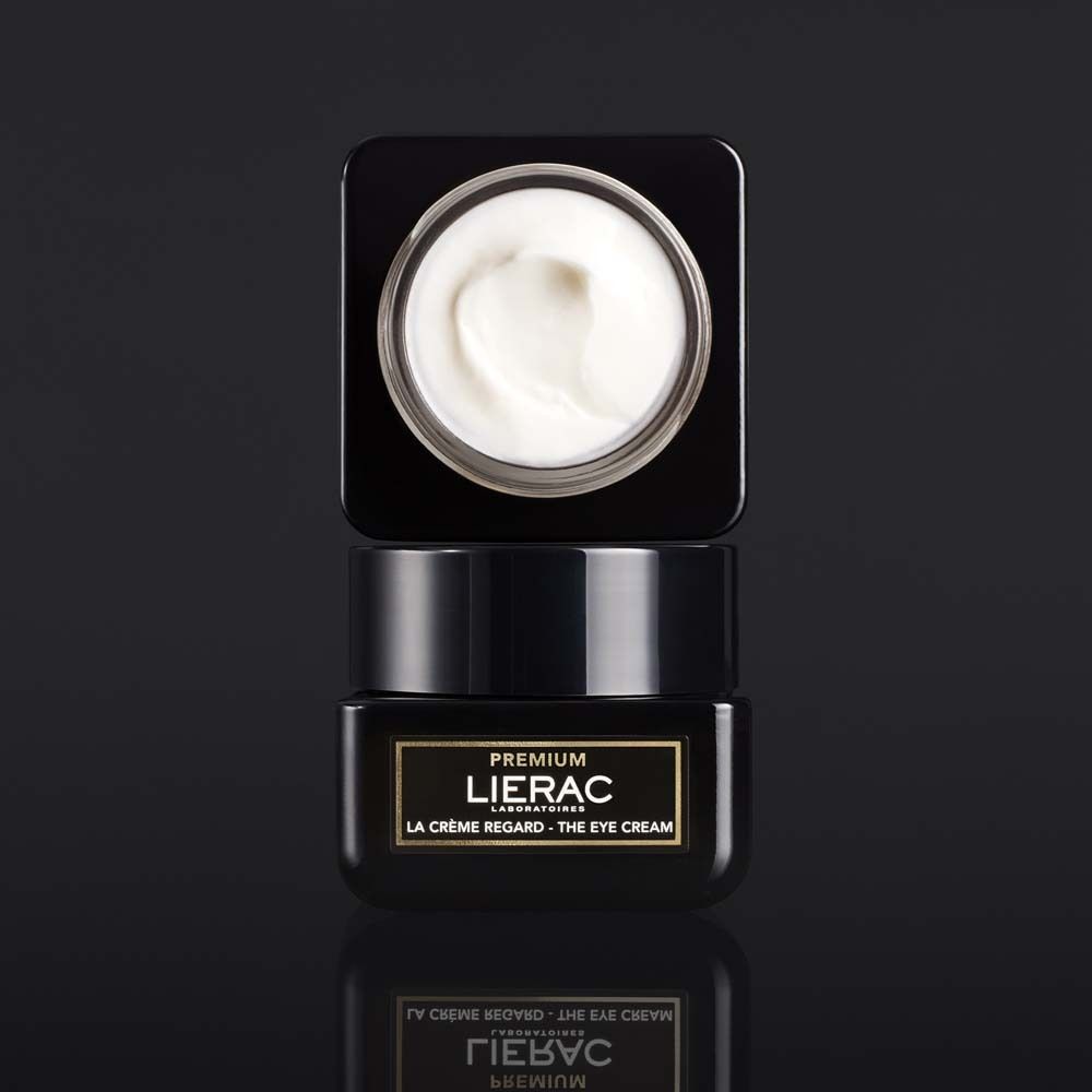 Vasetto con coperchio e coperchio aperto. Scritta: LIERAC LA CRÈME REGARD - THE EYE CREAM.