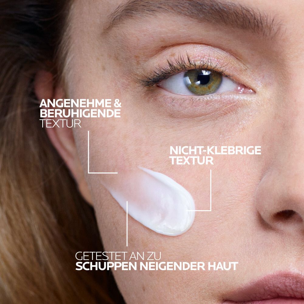 Viso con crema applicata. Testo: Texture piacevole e lenitiva. Texture non appiccicosa. Testato su pelle a tendenza squamosa.