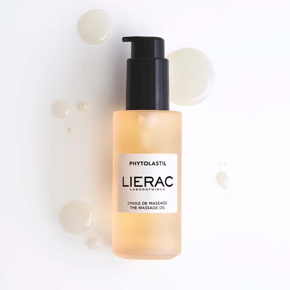 Flacone con dosatore nero. Etichetta con logo LIERAC e nome del prodotto. Olio di colore giallastro.
