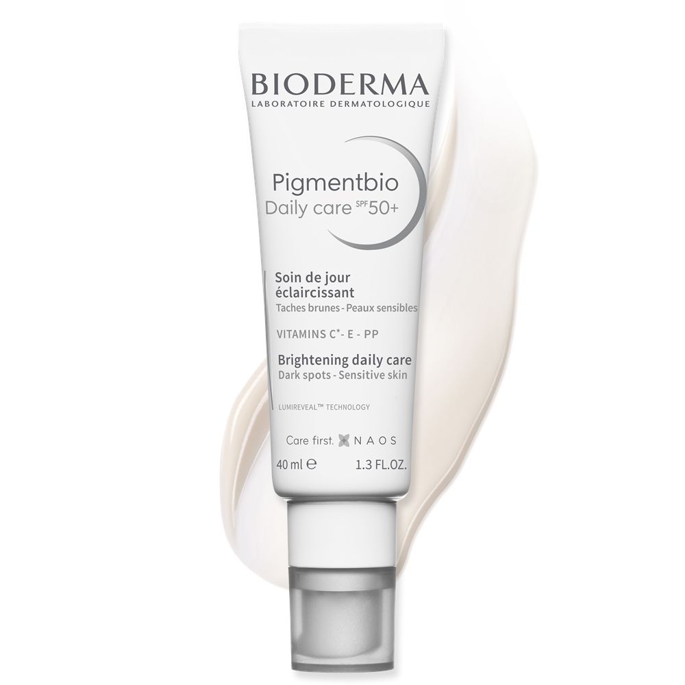Tubo BIODERMA Pigmentbio Daily Care LSF50+. Tubo bianco con informazioni sul prodotto. Prodotto su sfondo chiaro.