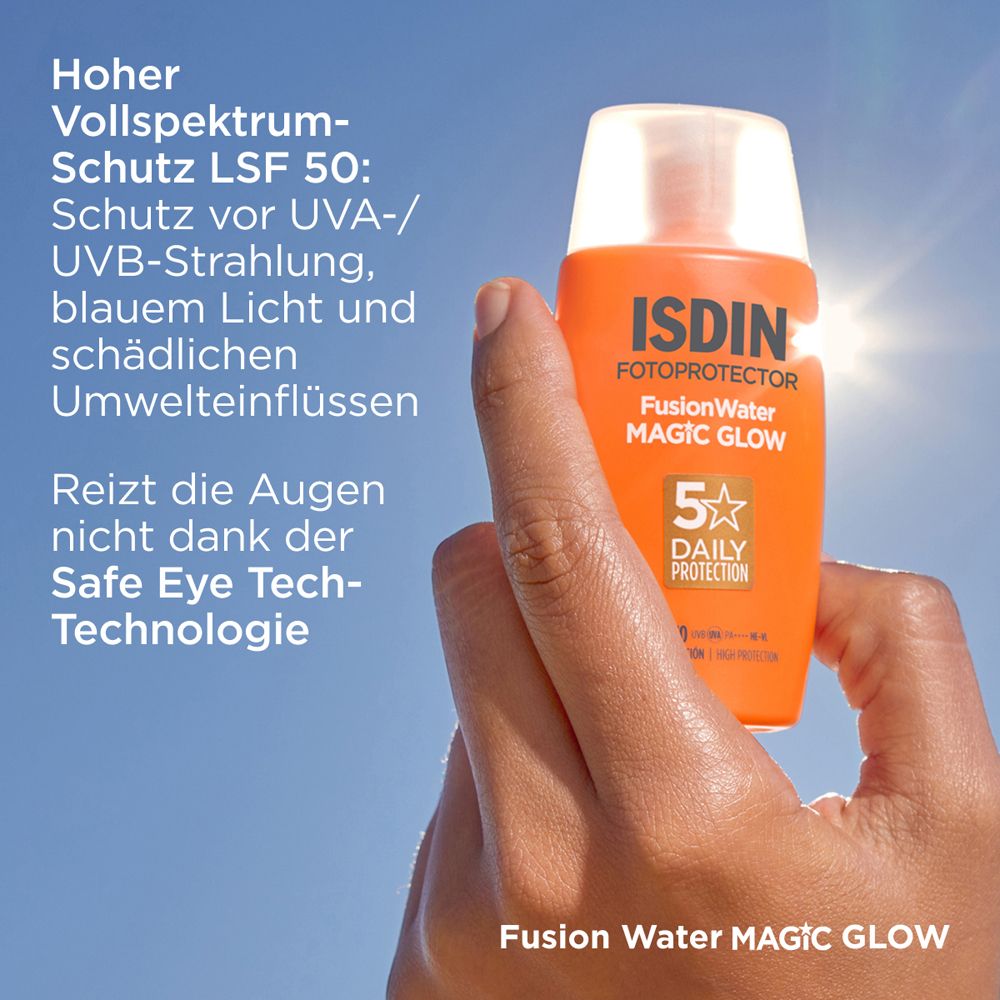Mano che tiene un flacone di crema solare. Alta protezione ad ampio spettro SPF 50. Tecnologia Safe Eye Tech.