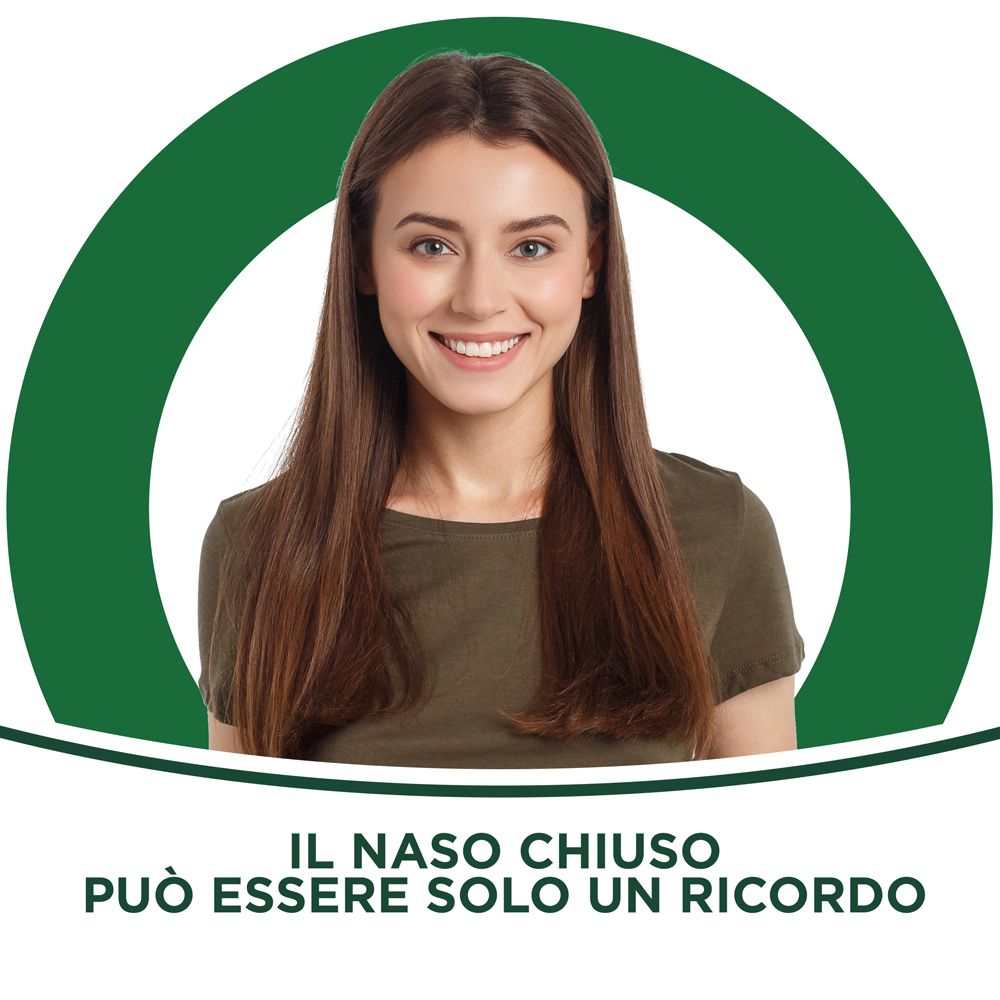 Donna sorridente. Testo: IL NASO CHIUSO PUÒ ESSERE SOLO UN RICORDO.