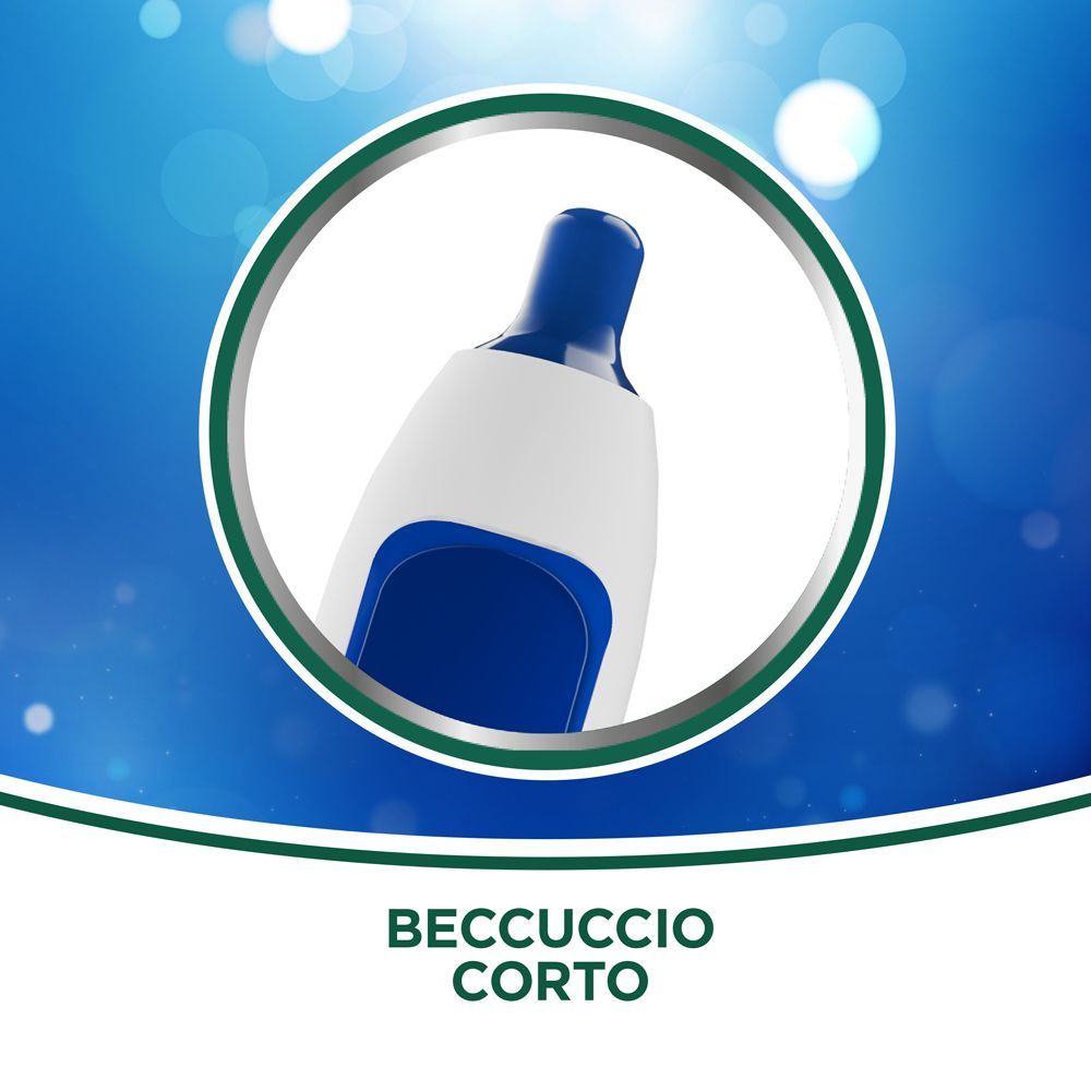 Primo piano dell'ugello dello spray nasale. Testo: Beccuccio corto.