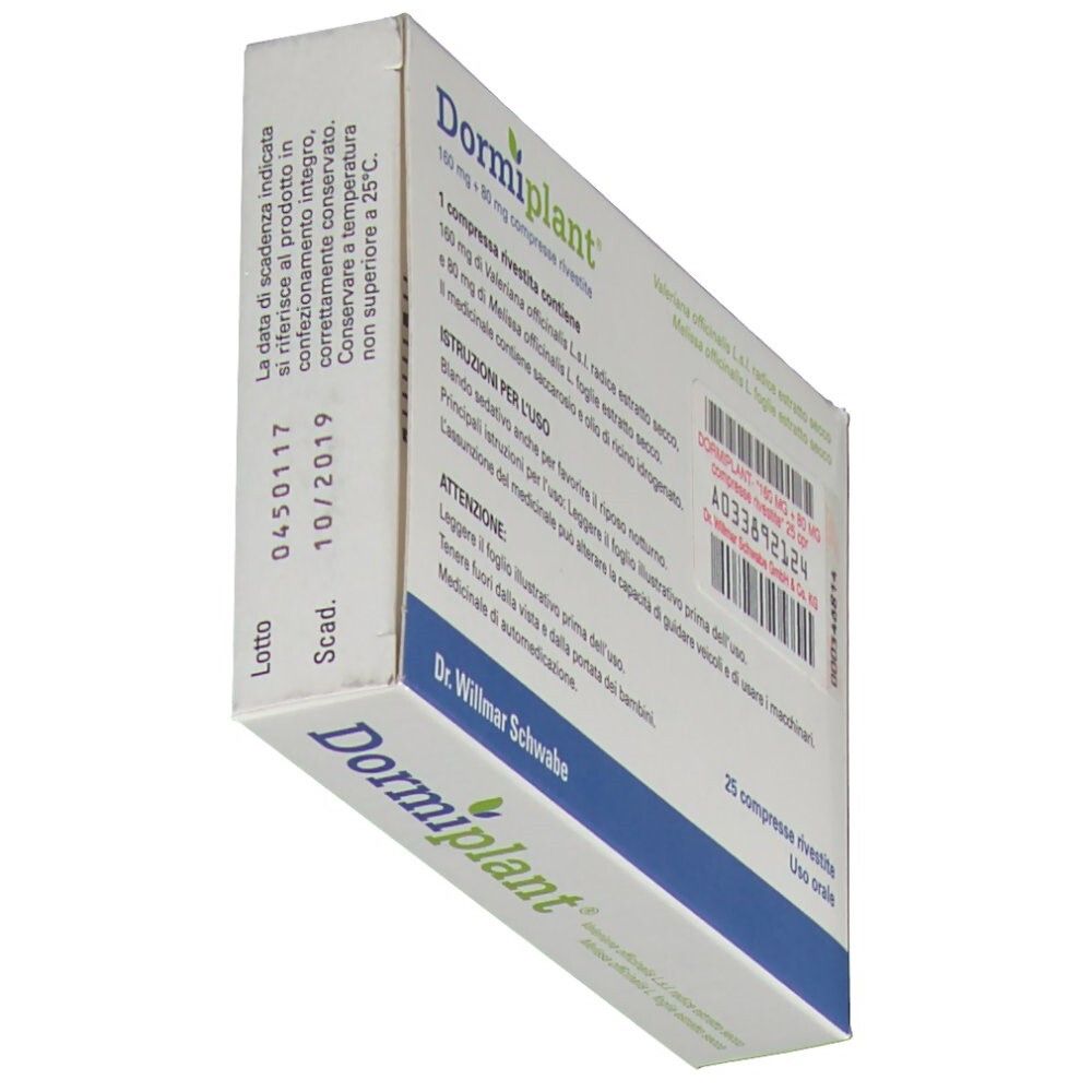 Scatola Dormiplant® in prospettiva. Nome del prodotto, ingredienti, data di scadenza. Codice a barre e logo farmacia.