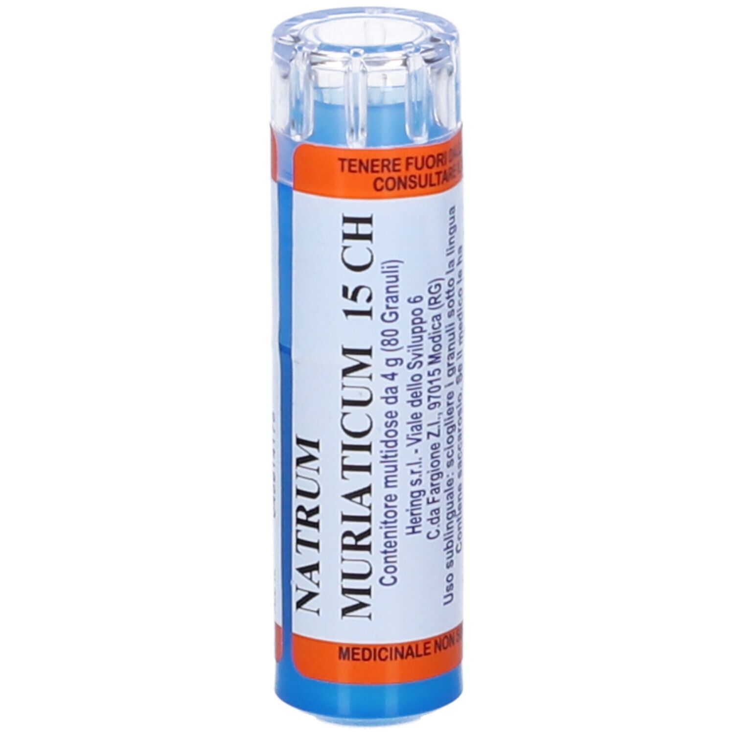 Flacone blu cilindrico con tappo trasparente. Scritta: NATRUM MURIATICUM 15 CH. Etichette con testo.