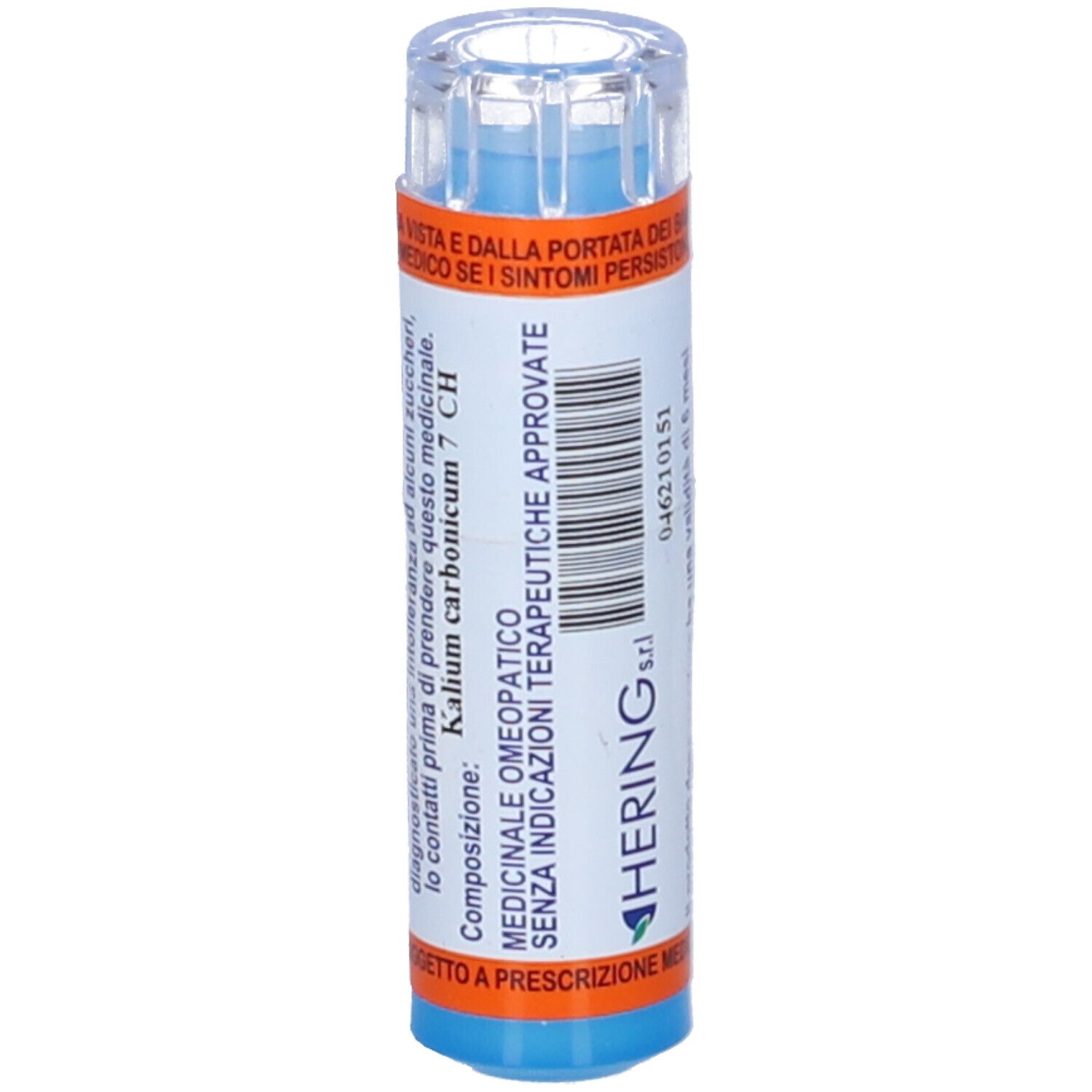 Flacone cilindrico blu e bianco con tappo trasparente. Scritta: HERING s.r.l. e KALIUM CARBONICUM 7 CH. Etichette con testo.