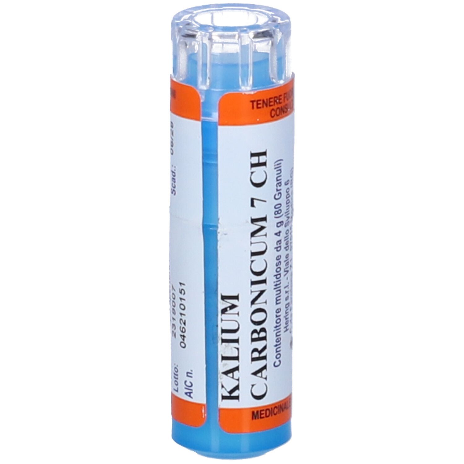 Flacone cilindrico blu e bianco con tappo trasparente. Scritta: KALIUM CARBONICUM 7 CH. Etichette arancioni e blu.