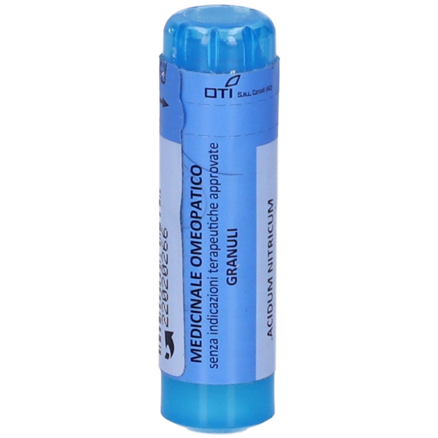 Contenitore cilindrico blu con etichetta bianca. Scritta: MEDICINALE OMEOPATICO. Granuli. ACIDUM NITRICUM.