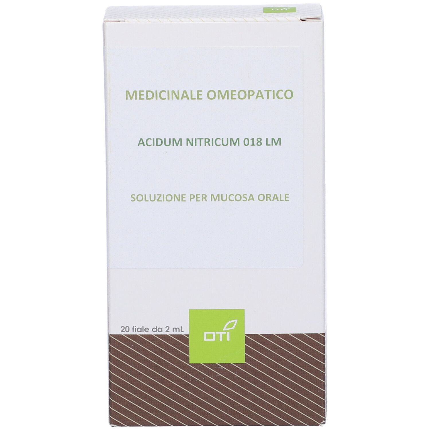 Scatola bianca con testo: Acidum Nitricum 018 LM, soluzione per mucosa orale. 20 fiale da 2 ml.