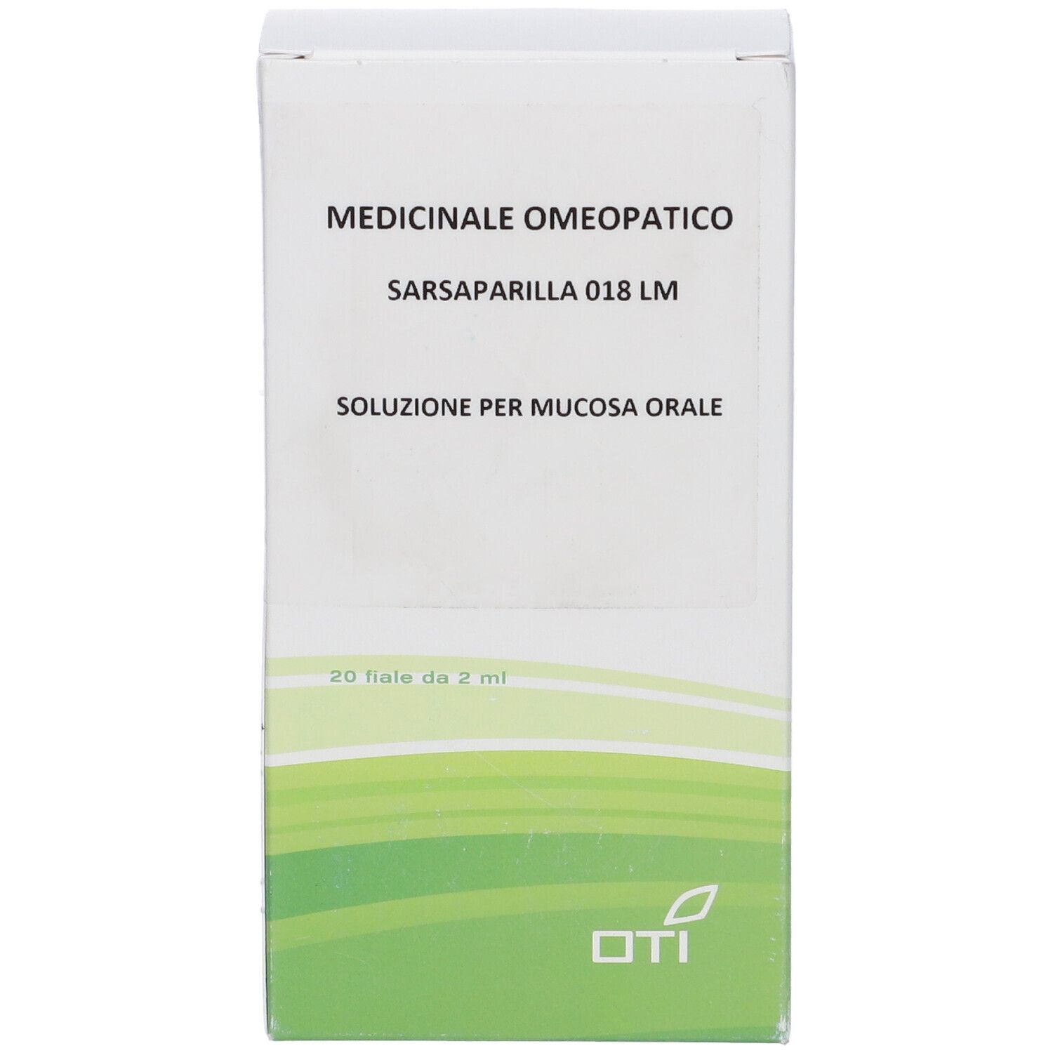 Scatola bianca con dettagli verdi. Logo OTI in basso. Testo: Medicinale Omeopatico, Sarsaparilla 018 LM, Soluzione per mucosa orale.