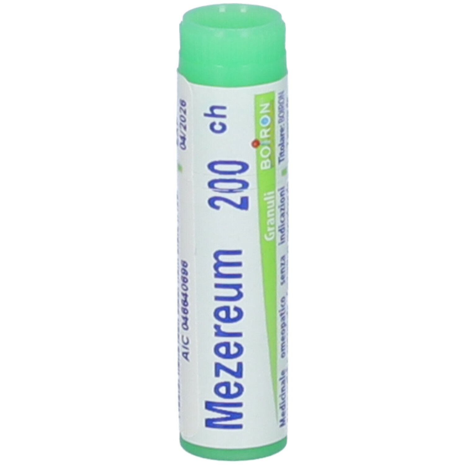 Tubo cilindrico verde e bianco. Scritta: Mezereum 200 ch. Tappo verde. Produttore Boiron. Scadenza: 04/2026.