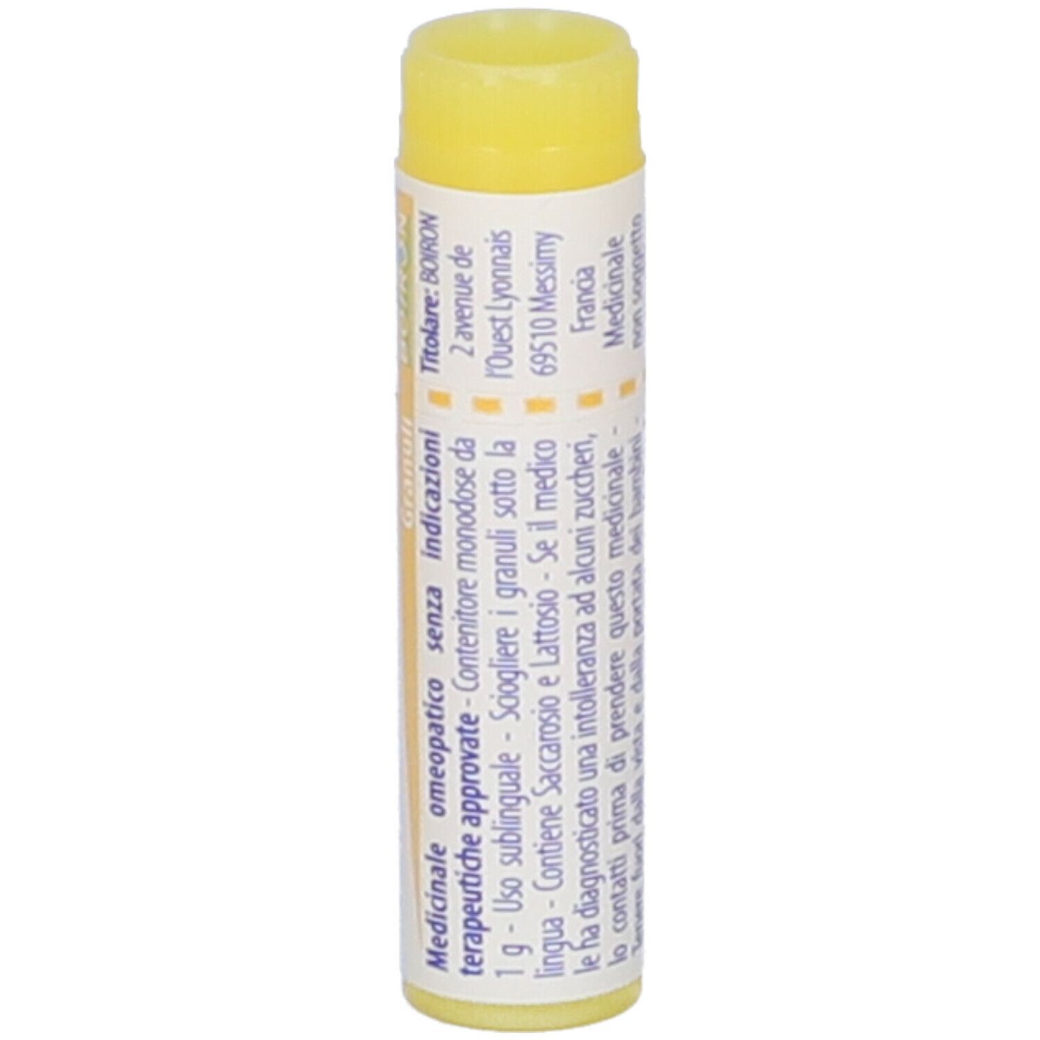 Tubo cilindrico di granuli di Belladonna. Coperchio giallo. Scritta: Boiron, 2 avenue de l'Ouest Lyon, Francia.