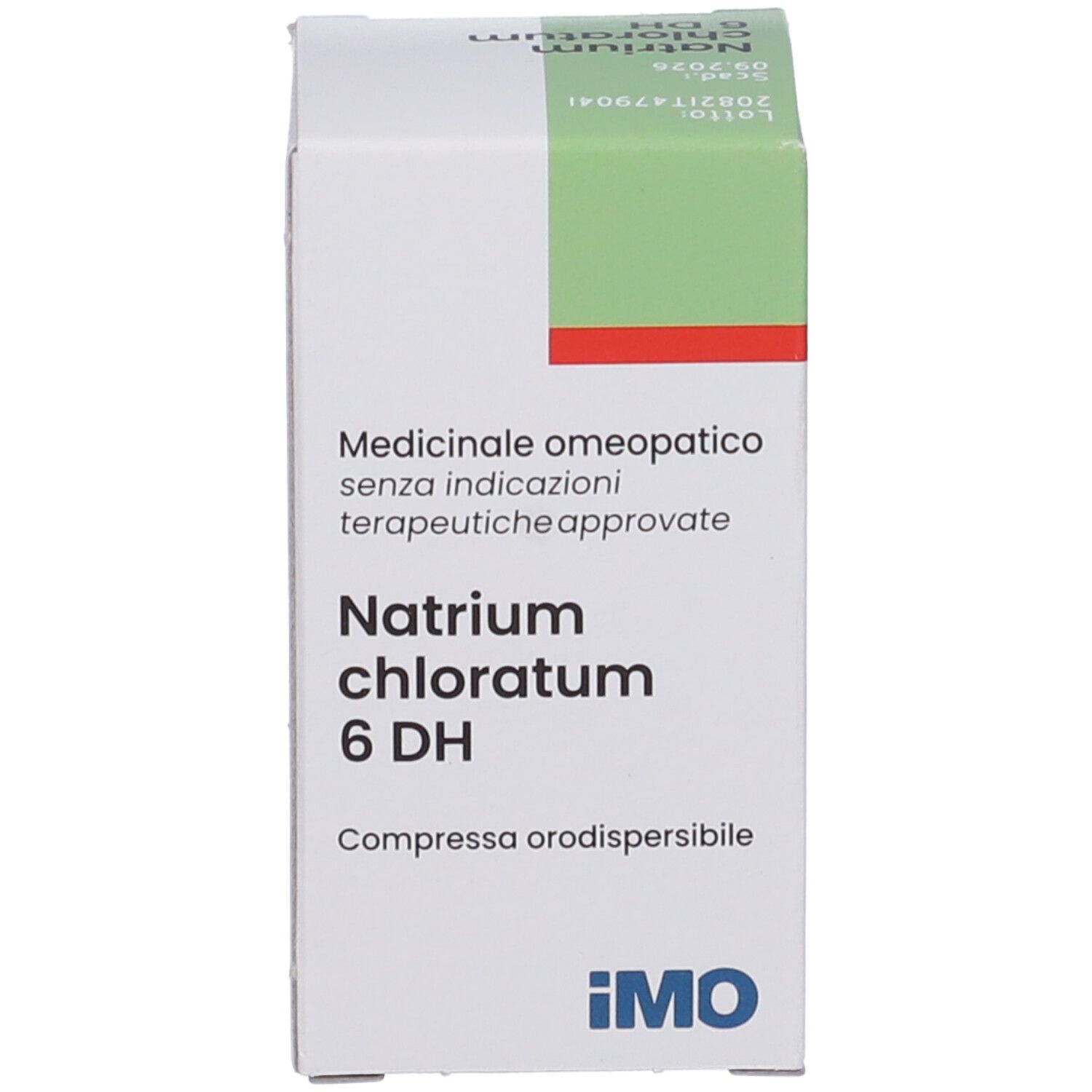 Confezione del prodotto. Scatola bianca con nome del prodotto e informazioni. Accenti verdi.