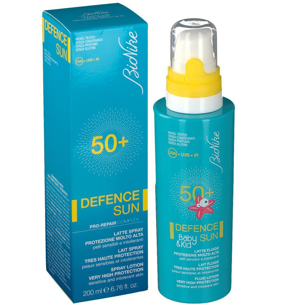 Flacone e scatola turchese con scritta "BioNike Defence Sun 50+". Contiene protezione solare.
