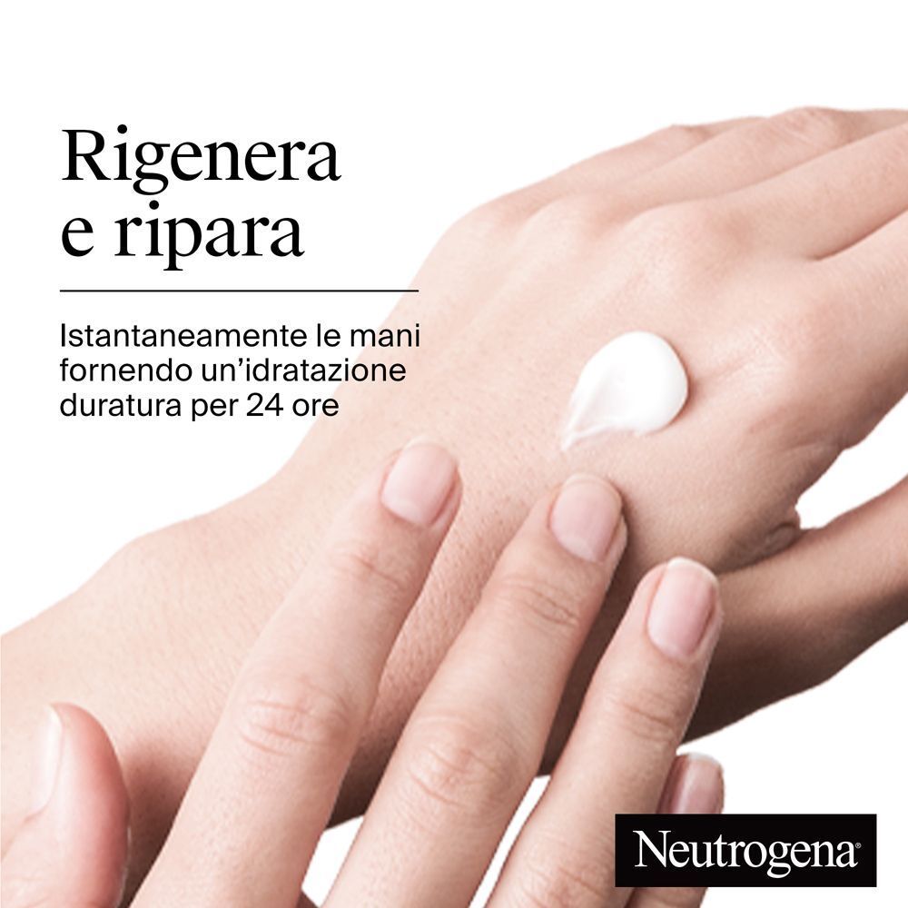 Un campione di crema mani su una mano, che promette 24 ore di idratazione.