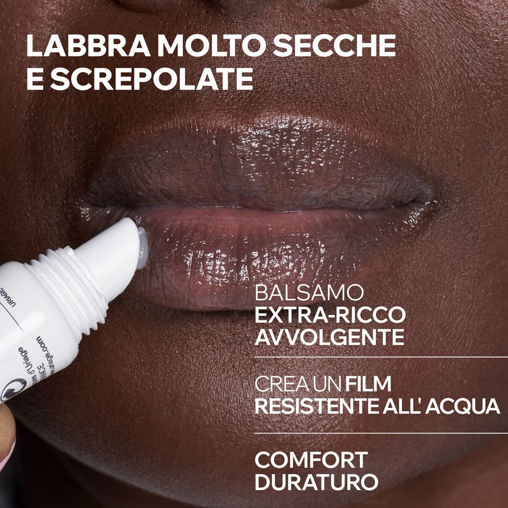 Un balsamo labbra applicato su labbra molto secche e screpolate, per un comfort duraturo.
