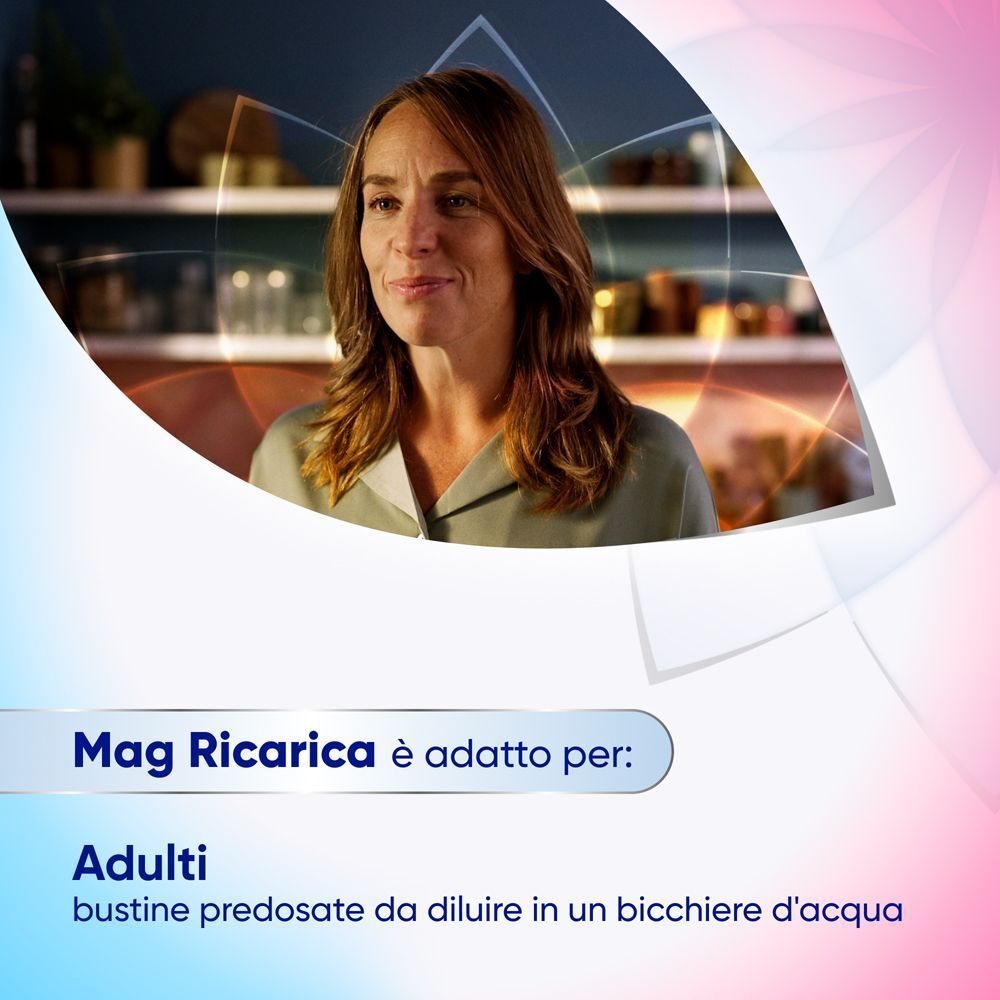 Donna sorridente. Mag Refill è adatto agli adulti per combattere la stanchezza.