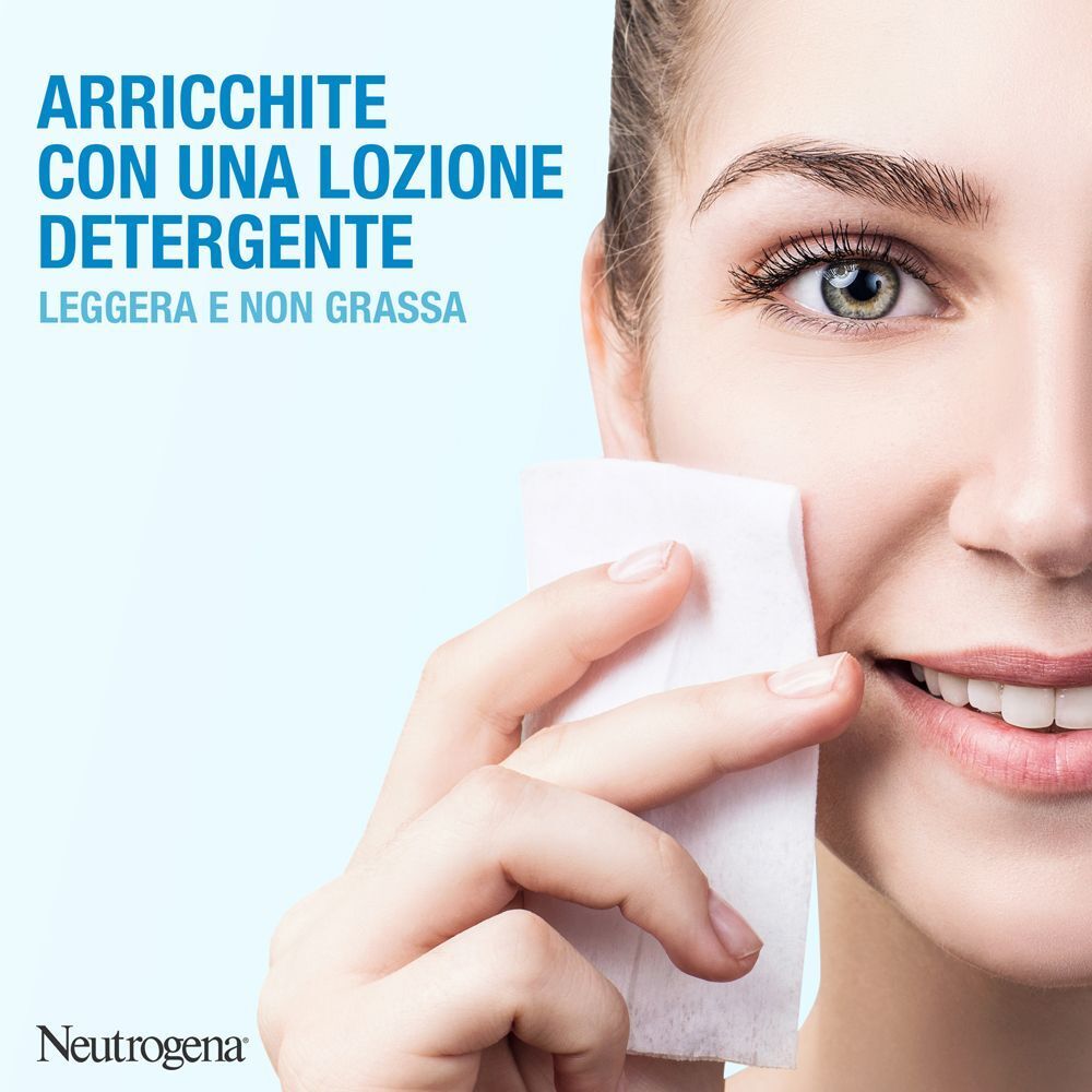 Una donna usa una salviettina struccante Neutrogena Hydro Boost per pulire il viso.