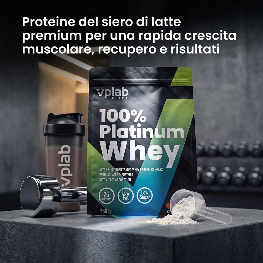 Sacchetto Vplab 100% Platinum Whey Protein, 750g, Cookies & Cream. Contiene 25 porzioni, basso contenuto di grassi e zuccheri.