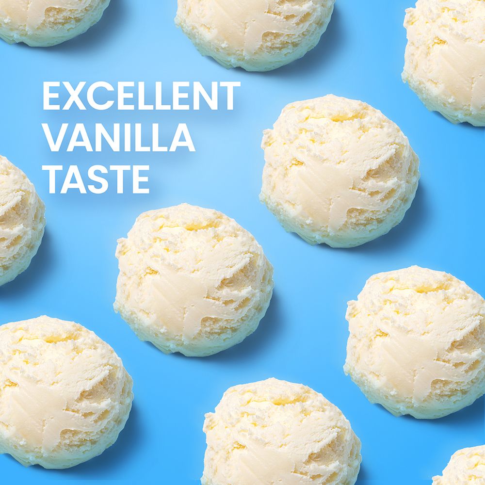 Primo piano di palline di gelato. Scritta: « EXCELLENT VANILLA TASTE ». Sfondo blu.