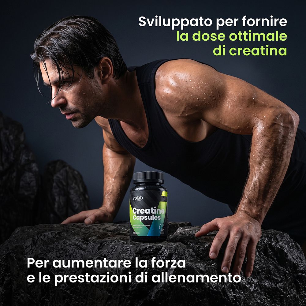 Barattolo nero con scritta "Creatine Capsules", accanto a un uomo in abbigliamento sportivo.