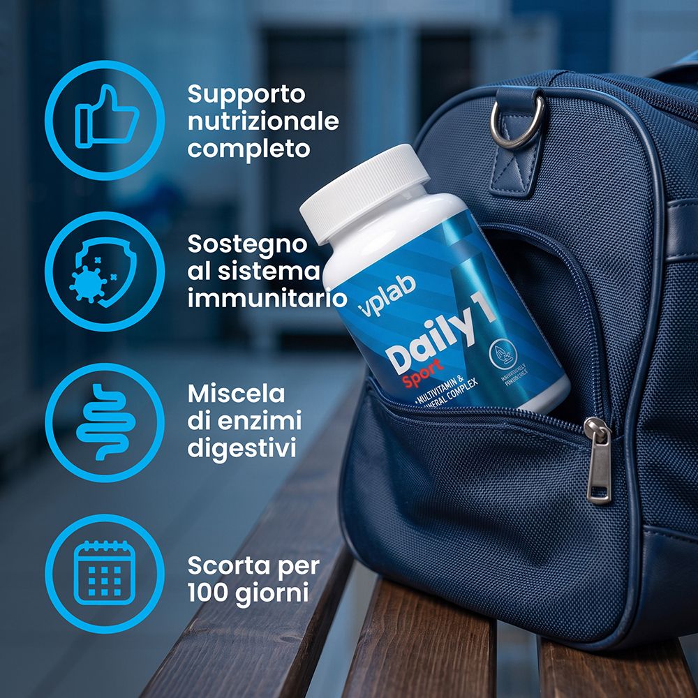 Flacone Vplab Daily 1 Sport con complesso multivitaminico ed enzimatico in una borsa sportiva.