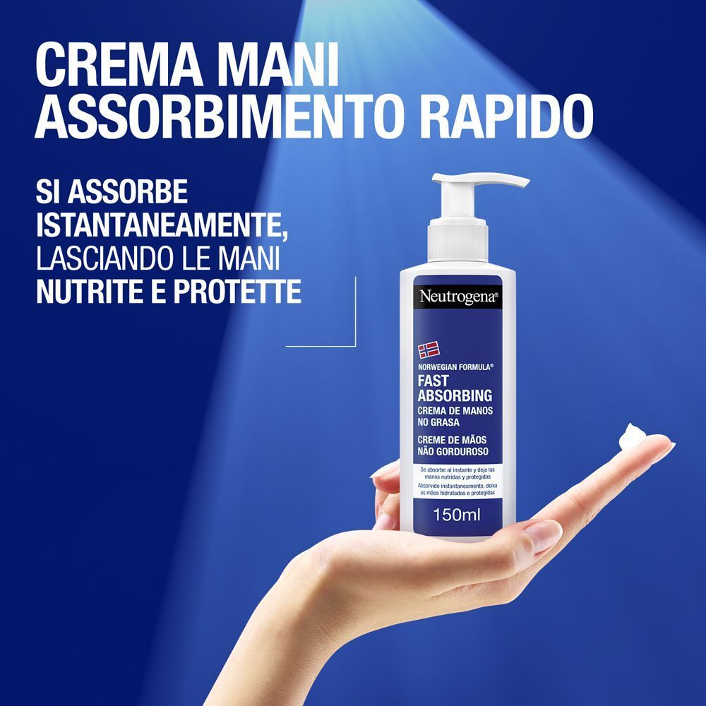 Mano che tiene un flacone di crema mani Neutrogena con dispenser.