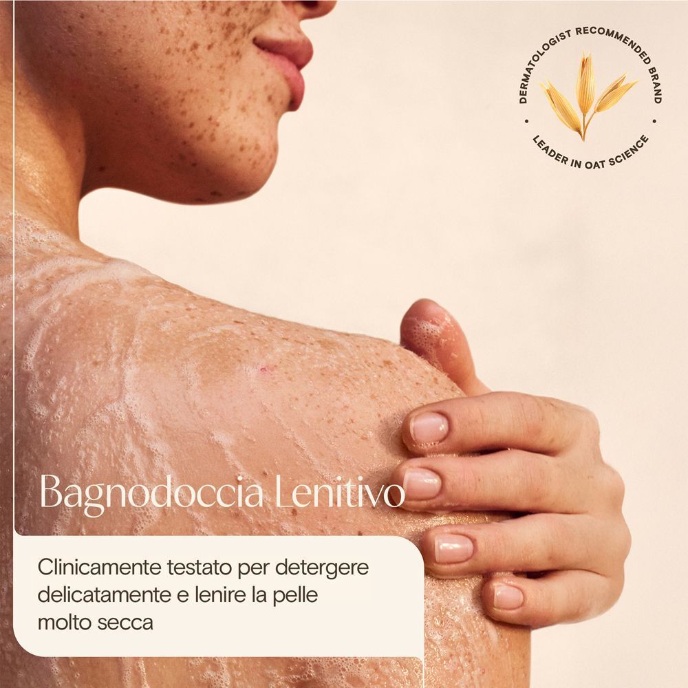 Donna con pelle bagnata che applica Aveeno Bagnodoccia Lenitivo. Testato clinicamente per pelle secca.