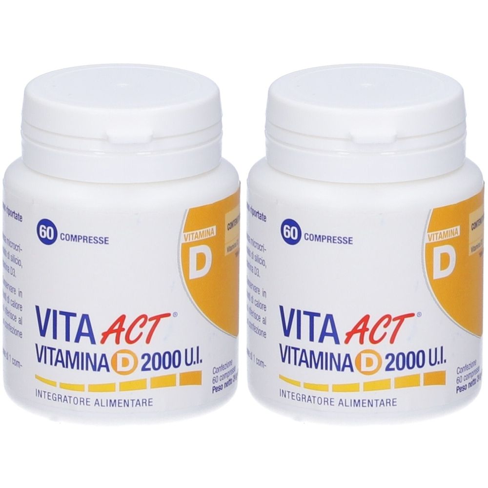 Due flaconi bianchi con tappo a vite. Scritta: Vita Act, Vitamina D 2000 U.I., 60 compresse. Etichetta gialla con vitamina D.
