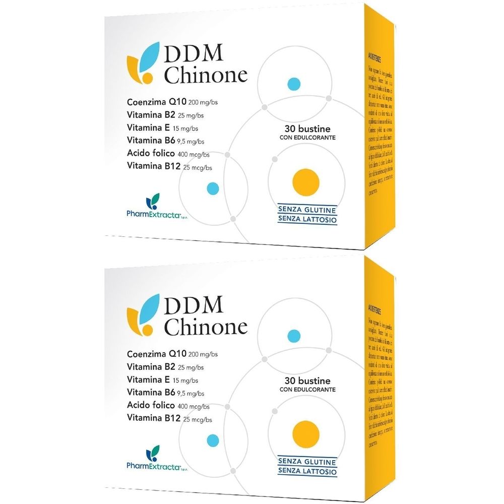Due scatole di DDM Chinone. Scritto: 30 bustine, senza glutine, senza lattosio. Contiene Coenzima Q10, vitamine B2, E, B6, acido folico, B12.