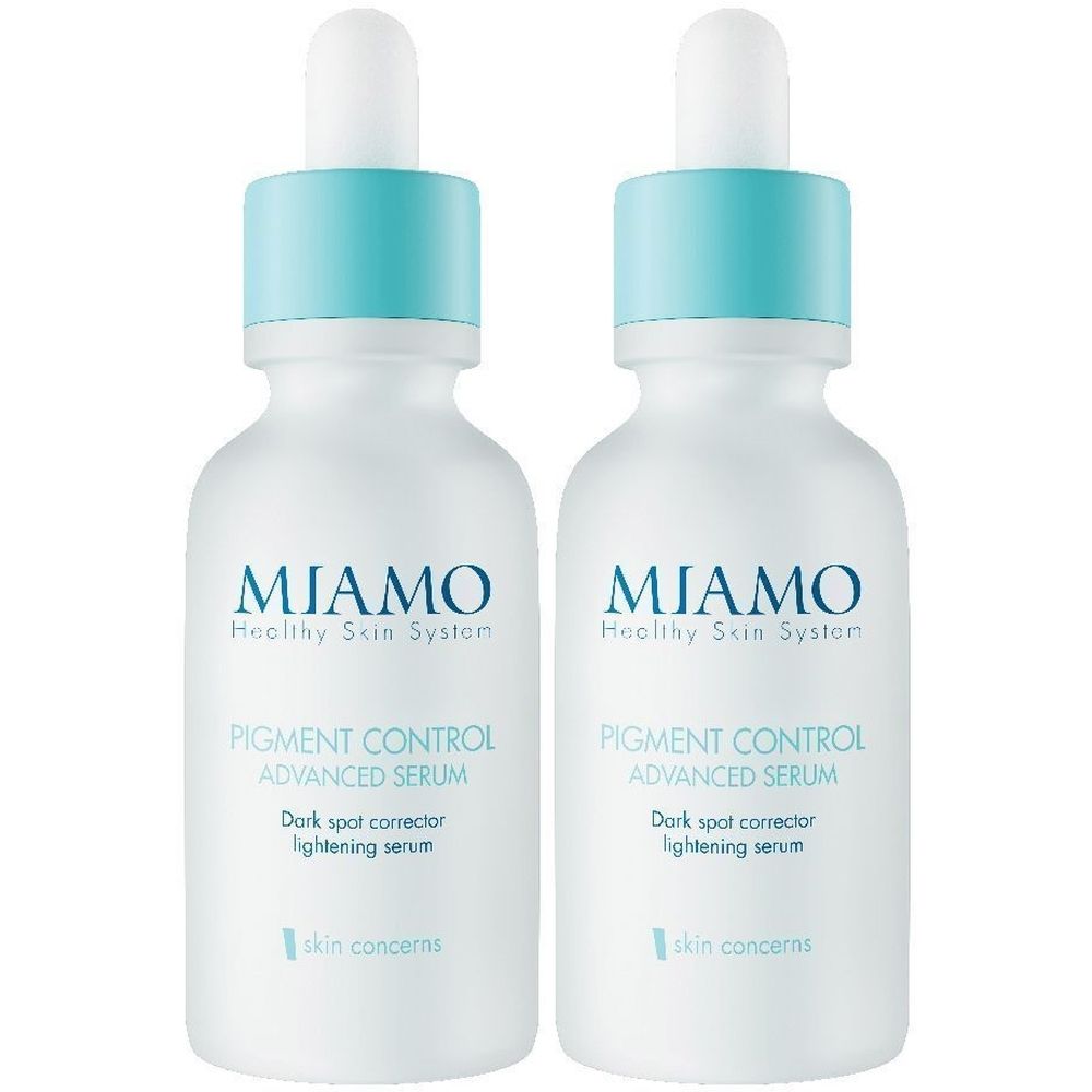 Due flaconi di siero con tappi blu. Scritta: MIAMO, Pigment Control Advanced Serum, Dark spot corrector lightening serum.