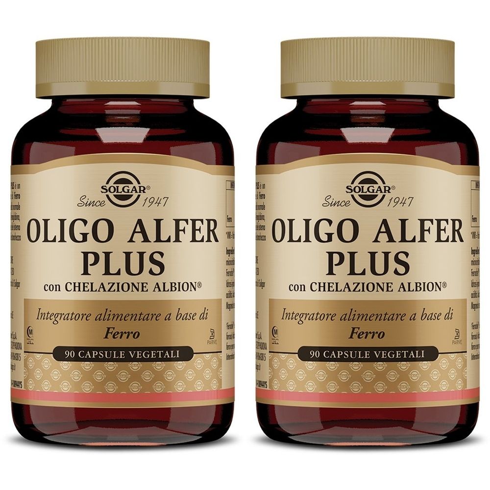 Due flaconi in vetro marrone con tappo beige. Scritta: OLIGO ALFER PLUS, con CHELAZIONE ALBION, 90 CAPSULE VEGETALI. Marchio: SOLGAR.