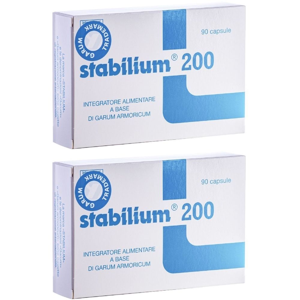 Due scatole bianche con dettagli blu. Su ogni scatola, la scritta "Stabilium® 200" e "90 capsule".
