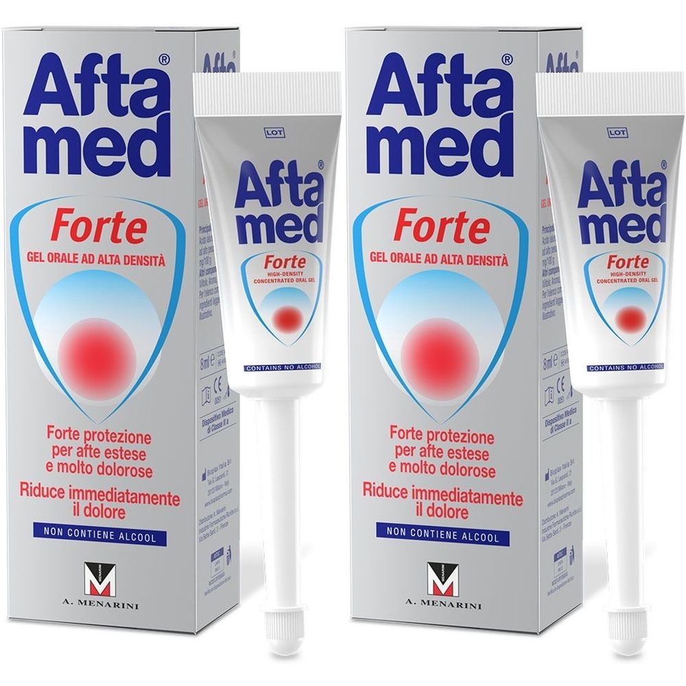 Due confezioni e tubi. Scritta Aftamed Forte. Tubi bianchi con applicatore. Scatole con grafica blu e rossa. Testo: Forte protezione per afte.