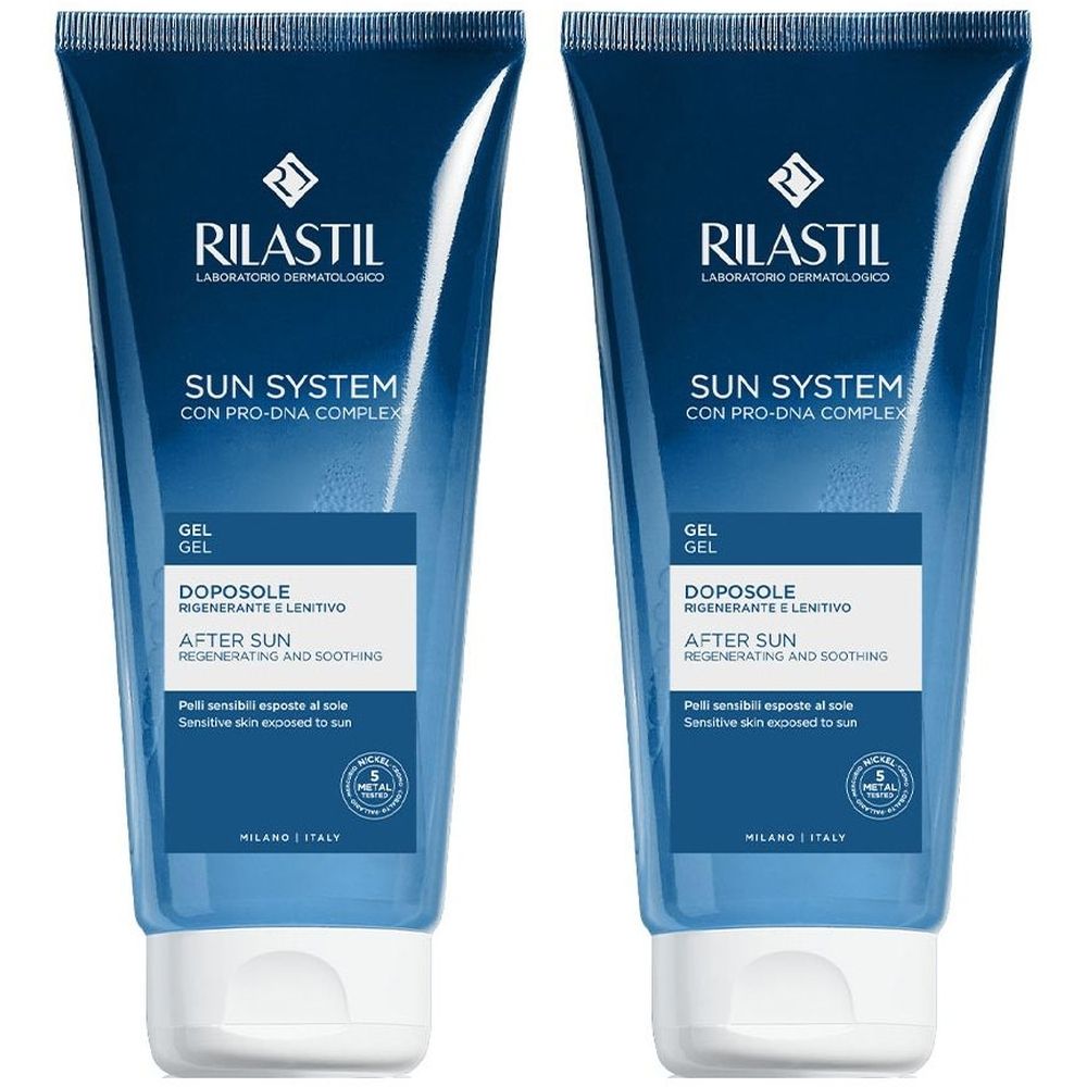 Due tubi blu con tappo bianco. Scritta: Rilastil Sun System, Gel Doposole, After Sun. Rigenerante e lenitivo.