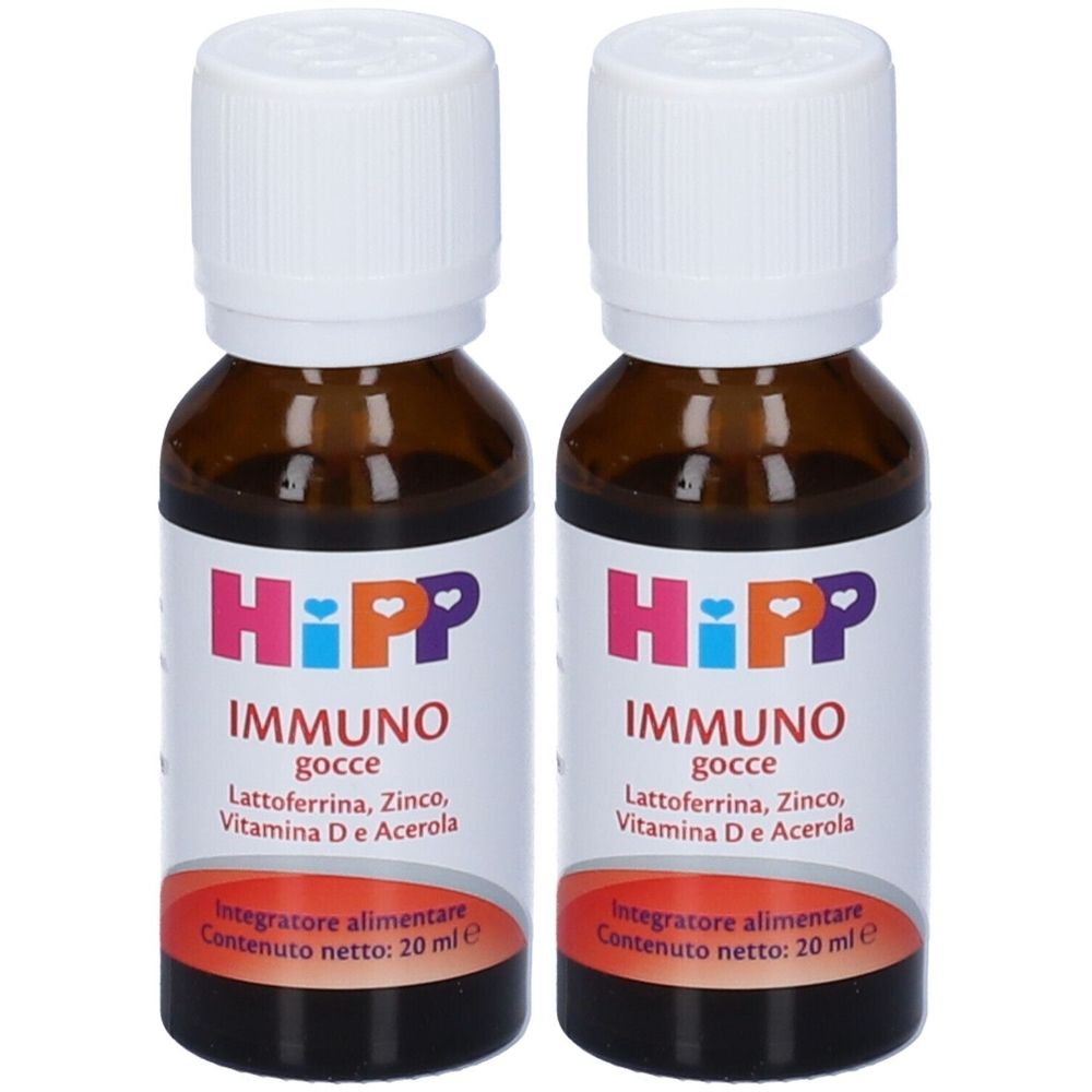 Due flaconi in vetro marrone con tappi bianchi. Etichetta: HiPP IMMUNO gocce. Contiene Lattoferrina, Zinco, Vitamina D e Acerola.