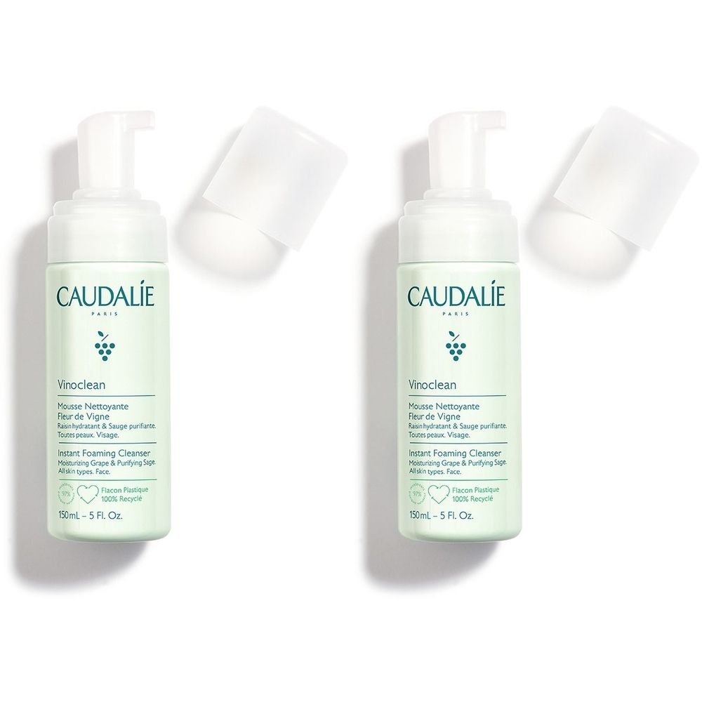 Due flaconi verdi con dosatori bianchi e tappi separati. Scritta Caudalie, Vinoclean, Instant Foaming Cleanser.