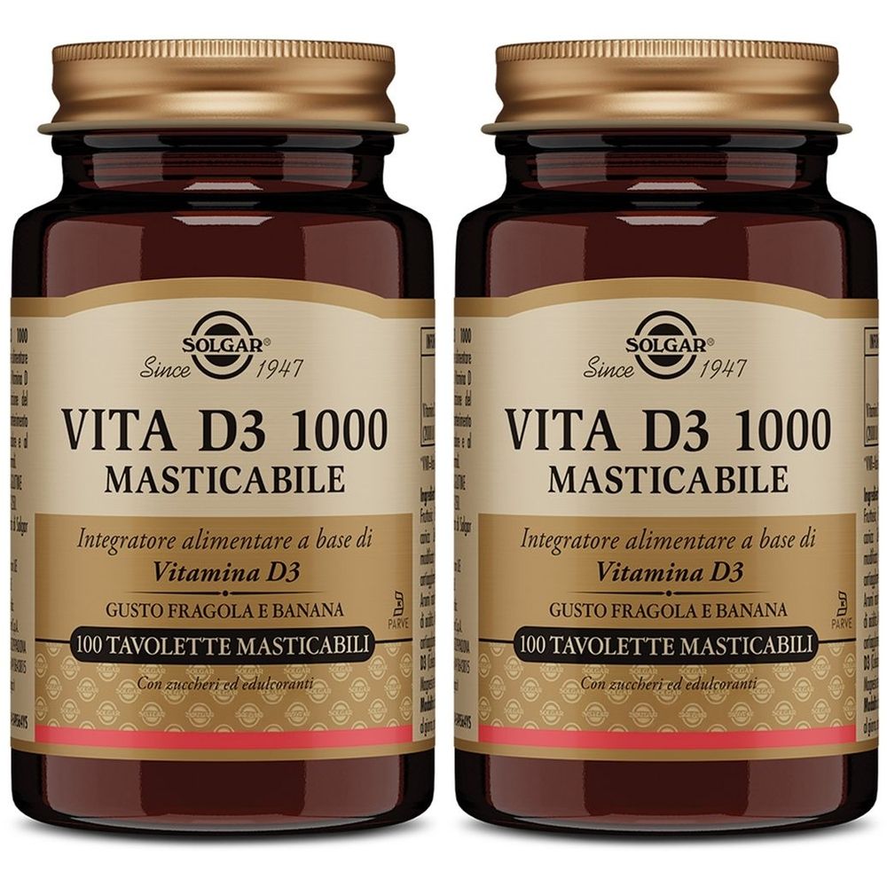 Due bottiglie di vetro marrone con tappi dorati. Le etichette riportano "SOLGAR Vita D3 1000 Masticabile".